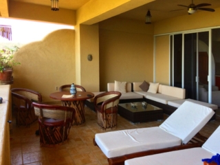 Playa La Ropa Condo outdoor living