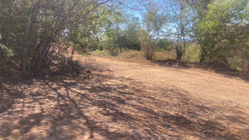 Dos lotes en venta en Playa Troncones, al norte de Ixtapa Zihuatanejo, en la costa del Pacífico mexicano.