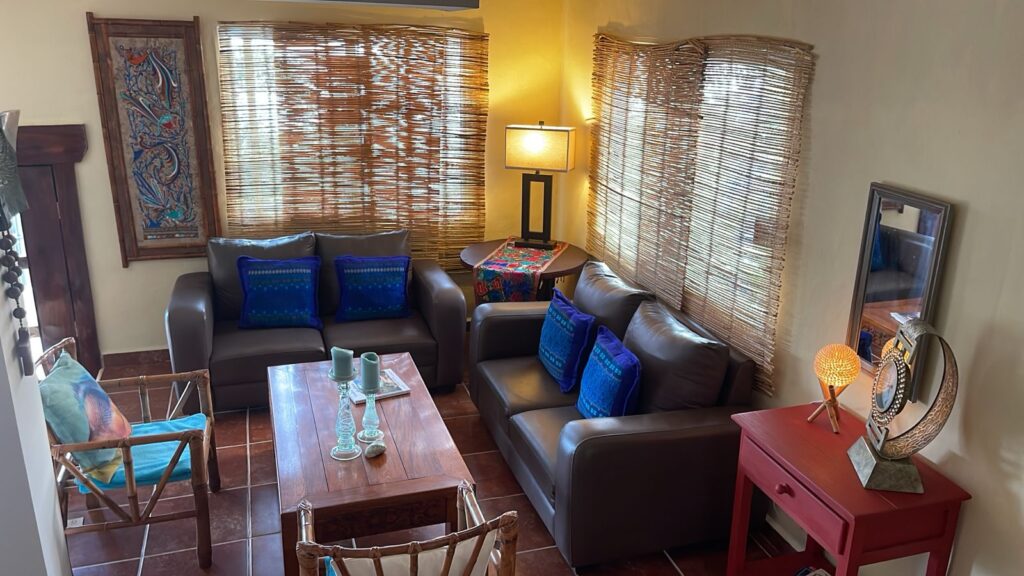 Sala - casa en vienta con vista al mar en Zihuatanejo